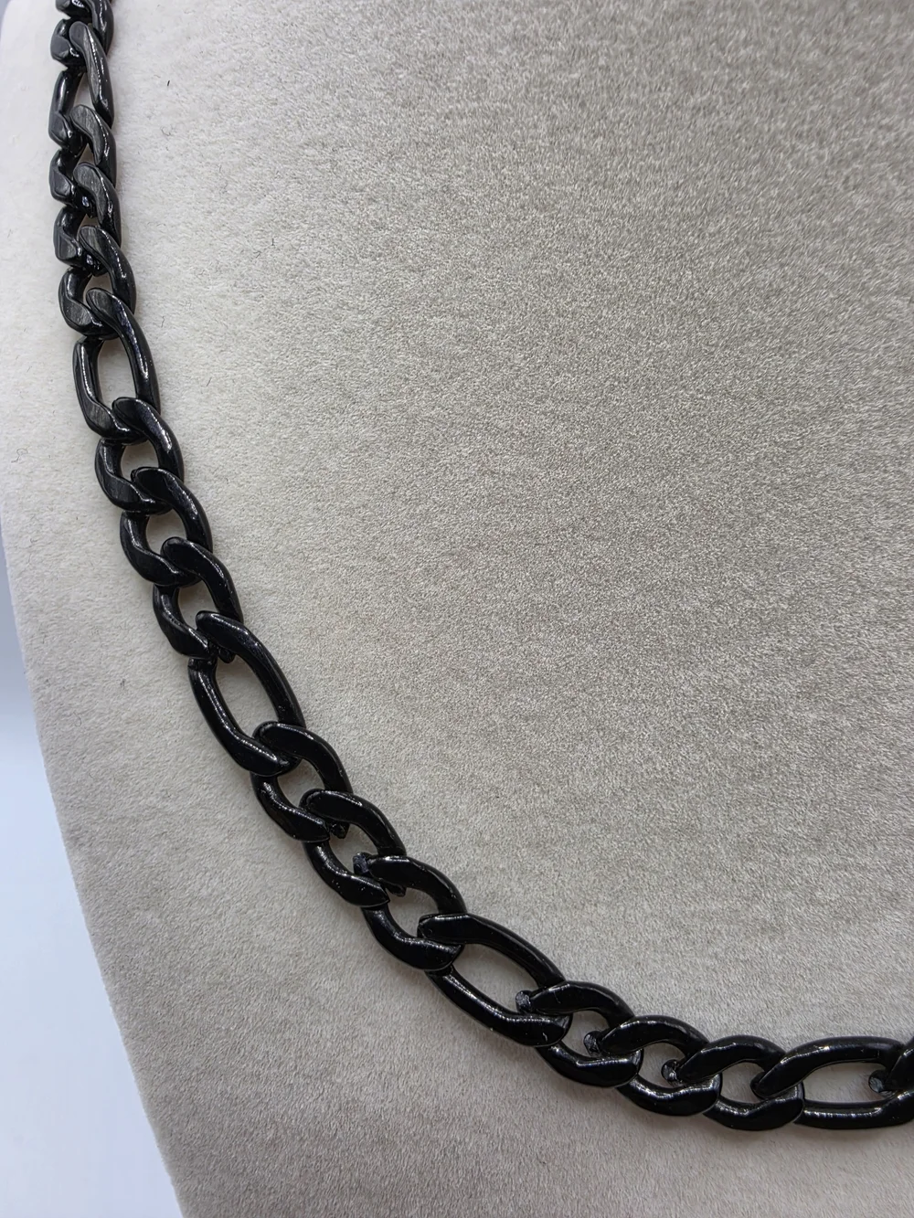Men's Black 26 Inch Figaro Necklace